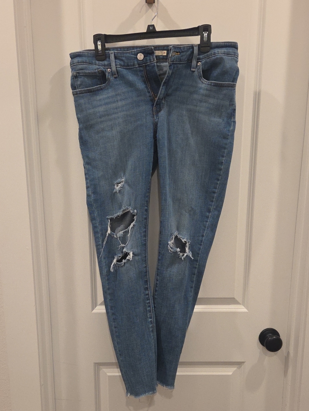 Levi Strauss Women's Ripped Skinny Jeans in Medium Blue